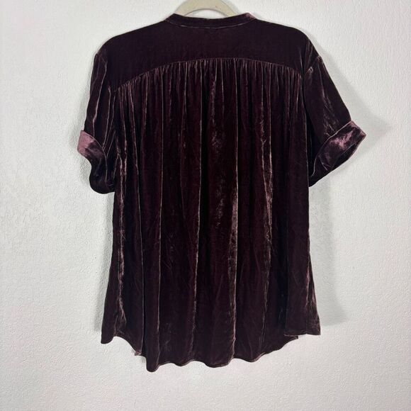 Sundance Women's Maroon Velvet Button Down Front Short Sleeve Top Size Small - Picture 2 of 6